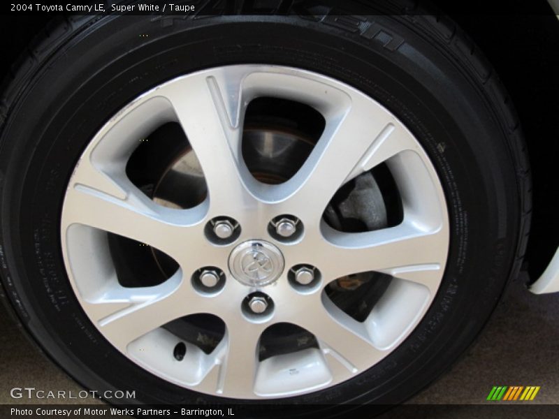 Super White / Taupe 2004 Toyota Camry LE