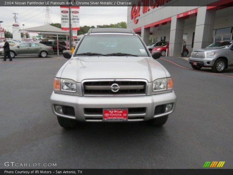 Chrome Silver Metallic / Charcoal 2004 Nissan Pathfinder LE Platinum 4x4