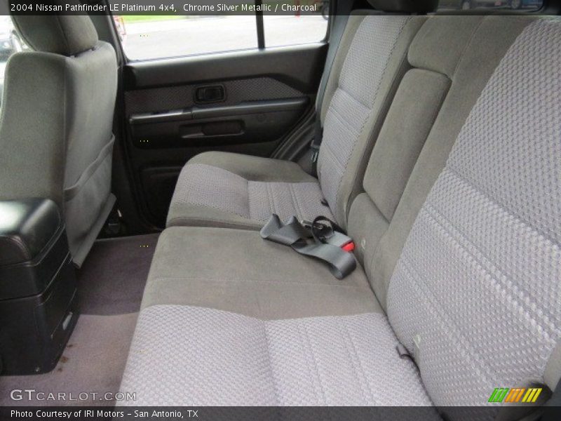 Chrome Silver Metallic / Charcoal 2004 Nissan Pathfinder LE Platinum 4x4