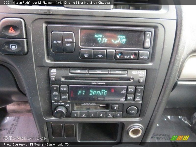 Chrome Silver Metallic / Charcoal 2004 Nissan Pathfinder LE Platinum 4x4