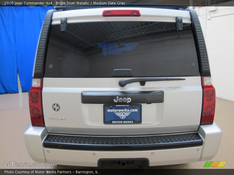 Bright Silver Metallic / Medium Slate Gray 2006 Jeep Commander 4x4