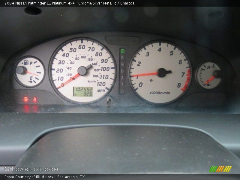 Chrome Silver Metallic / Charcoal 2004 Nissan Pathfinder LE Platinum 4x4