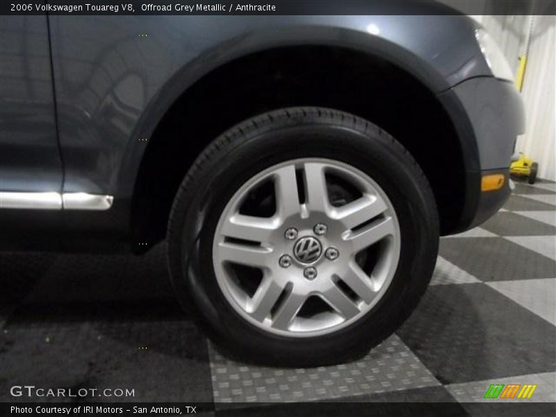 Offroad Grey Metallic / Anthracite 2006 Volkswagen Touareg V8