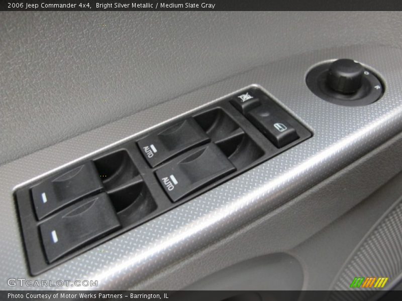 Bright Silver Metallic / Medium Slate Gray 2006 Jeep Commander 4x4