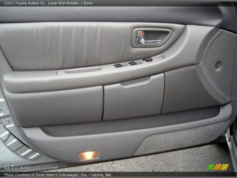 Lunar Mist Metallic / Stone 2001 Toyota Avalon XL