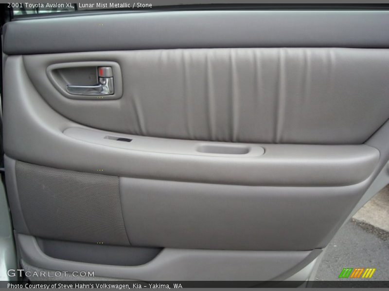 Lunar Mist Metallic / Stone 2001 Toyota Avalon XL