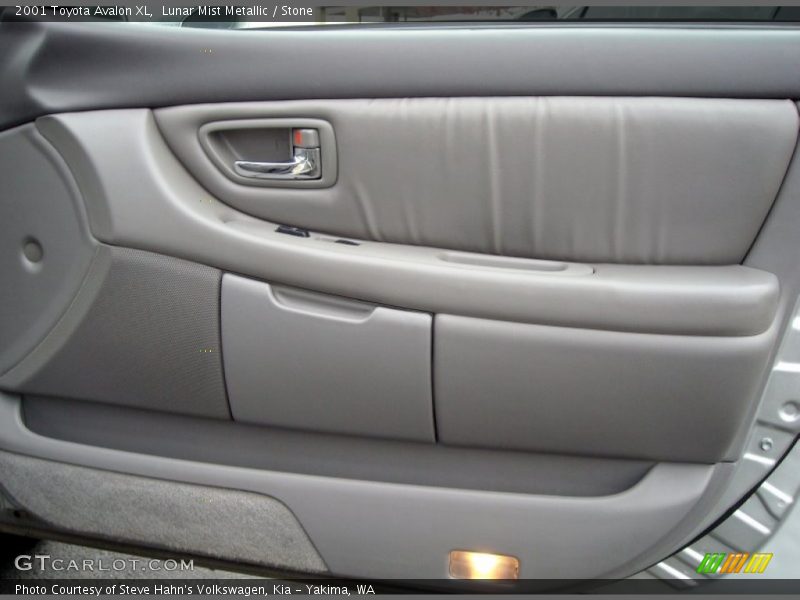 Lunar Mist Metallic / Stone 2001 Toyota Avalon XL
