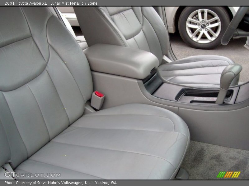 Lunar Mist Metallic / Stone 2001 Toyota Avalon XL