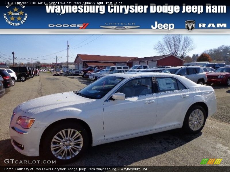 Ivory Tri-Coat Pearl / Black/Light Frost Beige 2013 Chrysler 300 AWD