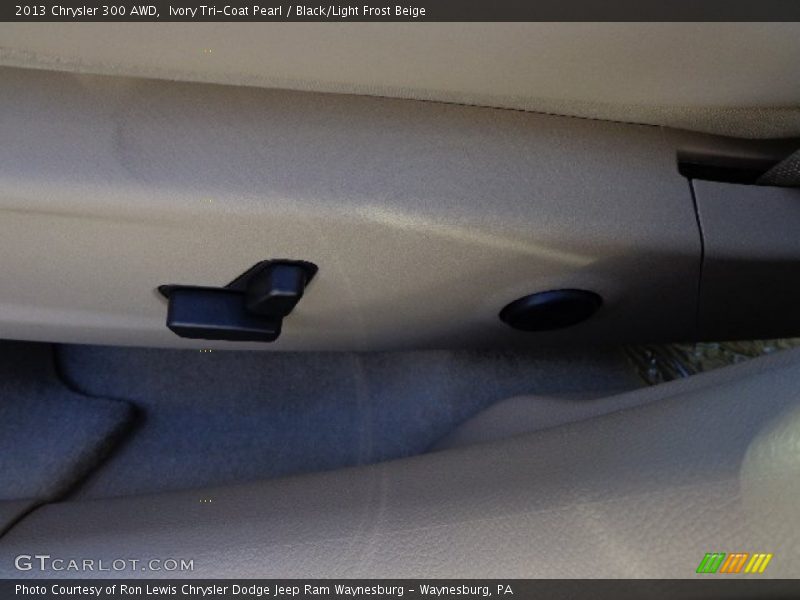 Ivory Tri-Coat Pearl / Black/Light Frost Beige 2013 Chrysler 300 AWD