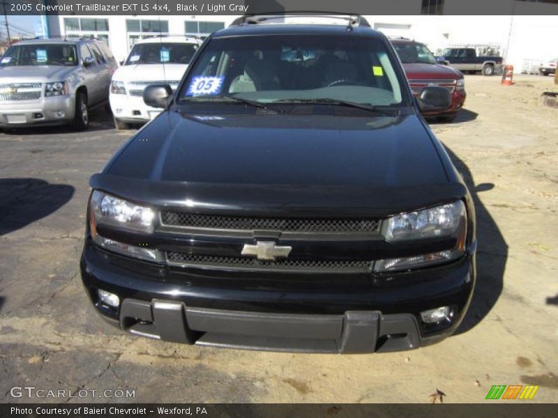 Black / Light Gray 2005 Chevrolet TrailBlazer EXT LS 4x4