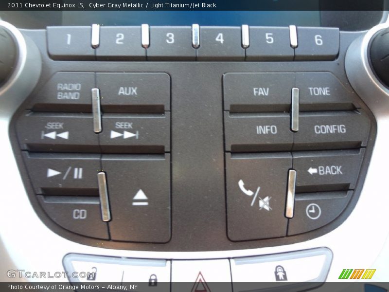 Cyber Gray Metallic / Light Titanium/Jet Black 2011 Chevrolet Equinox LS