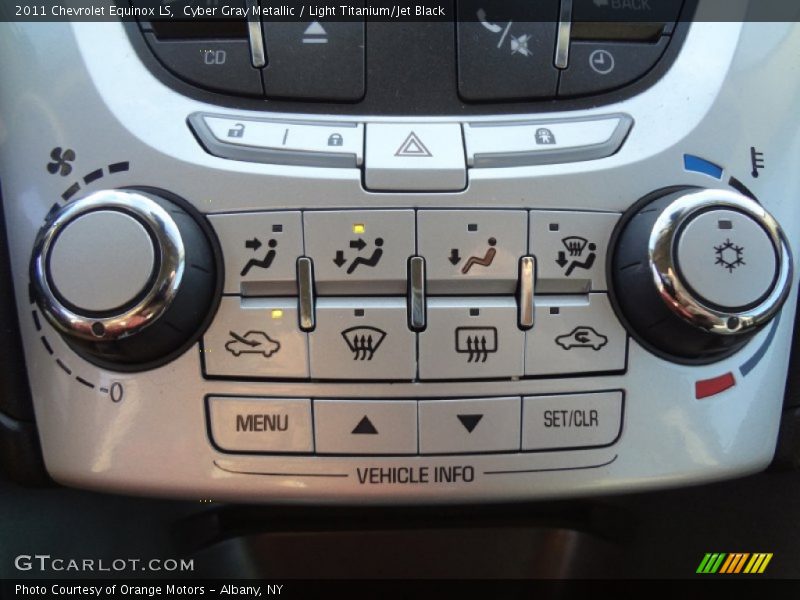 Cyber Gray Metallic / Light Titanium/Jet Black 2011 Chevrolet Equinox LS