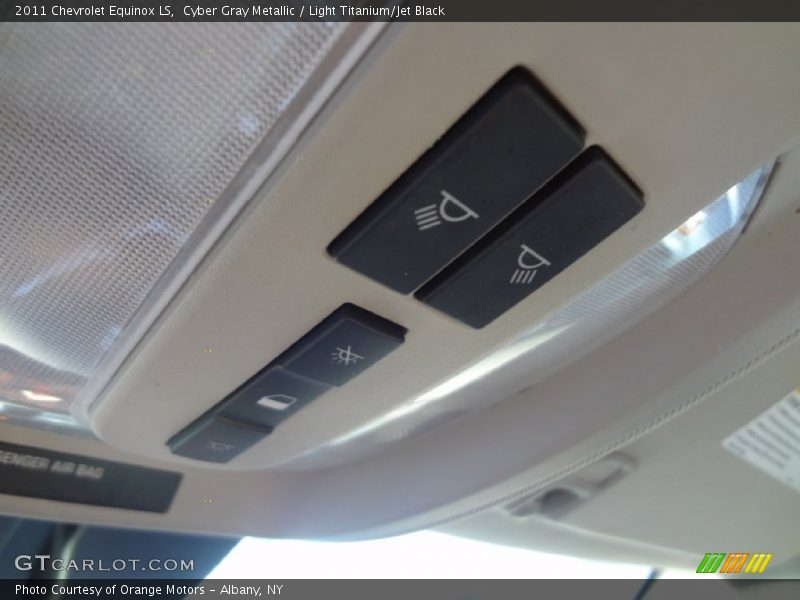 Cyber Gray Metallic / Light Titanium/Jet Black 2011 Chevrolet Equinox LS