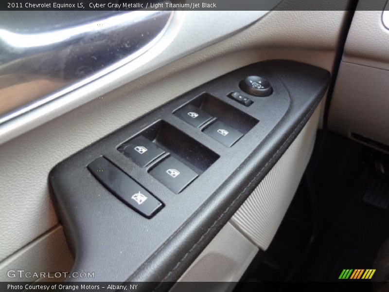 Cyber Gray Metallic / Light Titanium/Jet Black 2011 Chevrolet Equinox LS