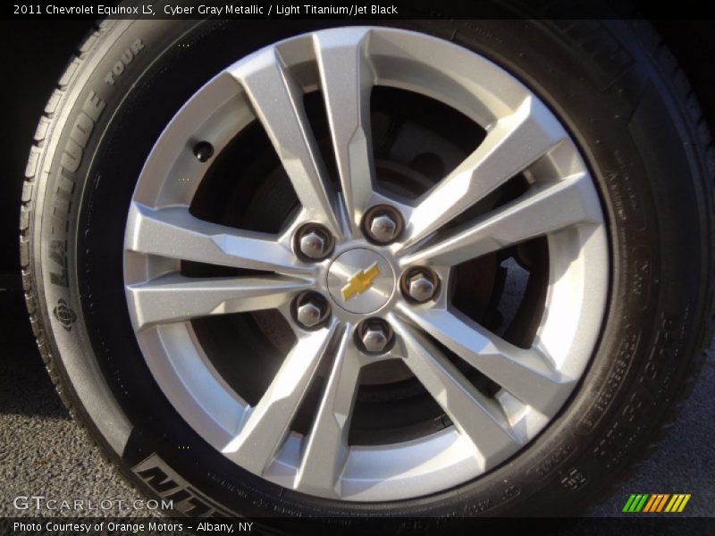 Cyber Gray Metallic / Light Titanium/Jet Black 2011 Chevrolet Equinox LS