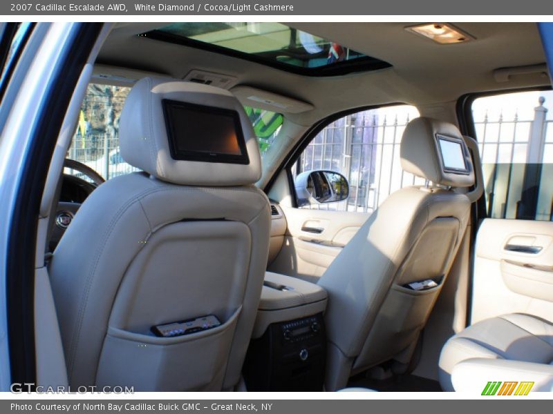 White Diamond / Cocoa/Light Cashmere 2007 Cadillac Escalade AWD
