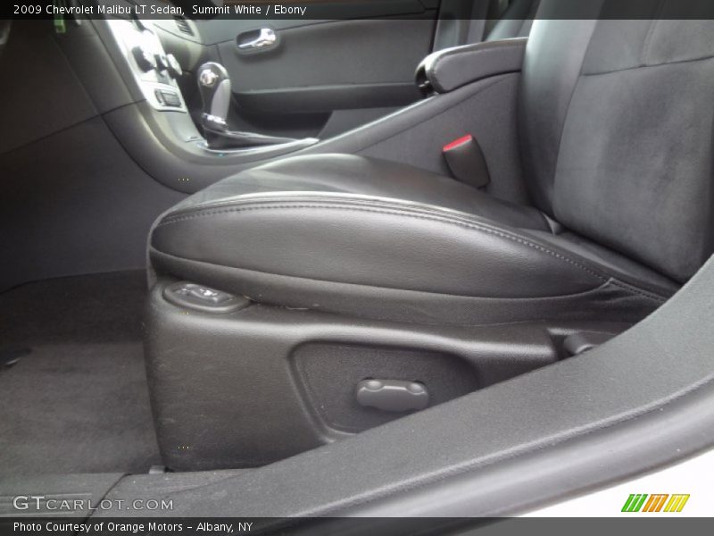Summit White / Ebony 2009 Chevrolet Malibu LT Sedan
