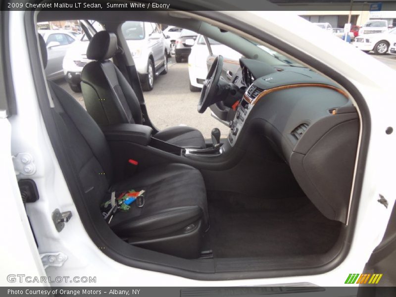 Summit White / Ebony 2009 Chevrolet Malibu LT Sedan