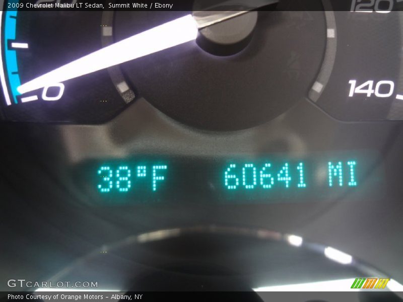 Summit White / Ebony 2009 Chevrolet Malibu LT Sedan
