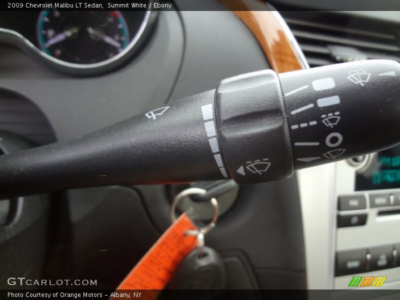 Summit White / Ebony 2009 Chevrolet Malibu LT Sedan