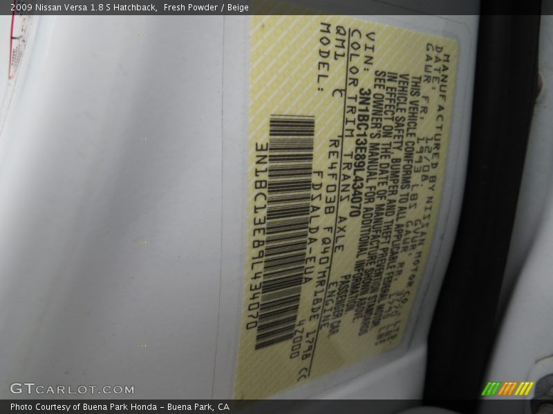 Fresh Powder / Beige 2009 Nissan Versa 1.8 S Hatchback
