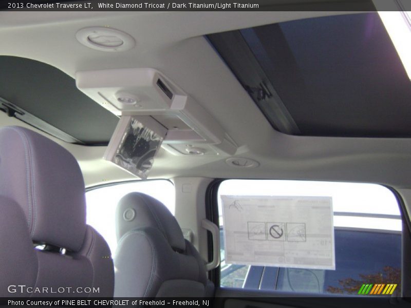 White Diamond Tricoat / Dark Titanium/Light Titanium 2013 Chevrolet Traverse LT