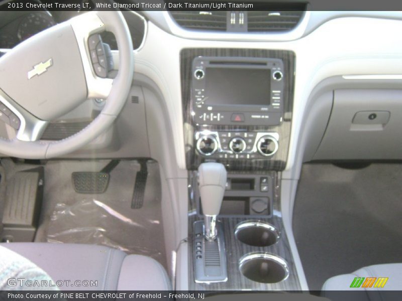 White Diamond Tricoat / Dark Titanium/Light Titanium 2013 Chevrolet Traverse LT