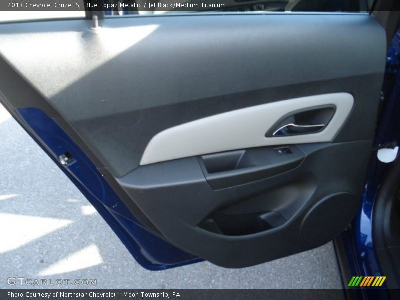 Blue Topaz Metallic / Jet Black/Medium Titanium 2013 Chevrolet Cruze LS