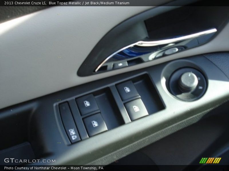 Blue Topaz Metallic / Jet Black/Medium Titanium 2013 Chevrolet Cruze LS
