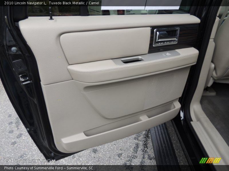 Door Panel of 2010 Navigator L