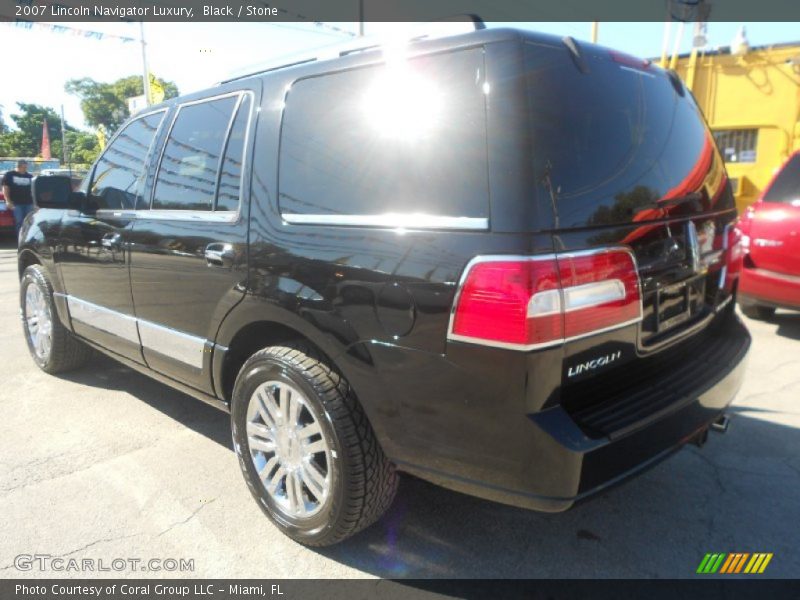 Black / Stone 2007 Lincoln Navigator Luxury