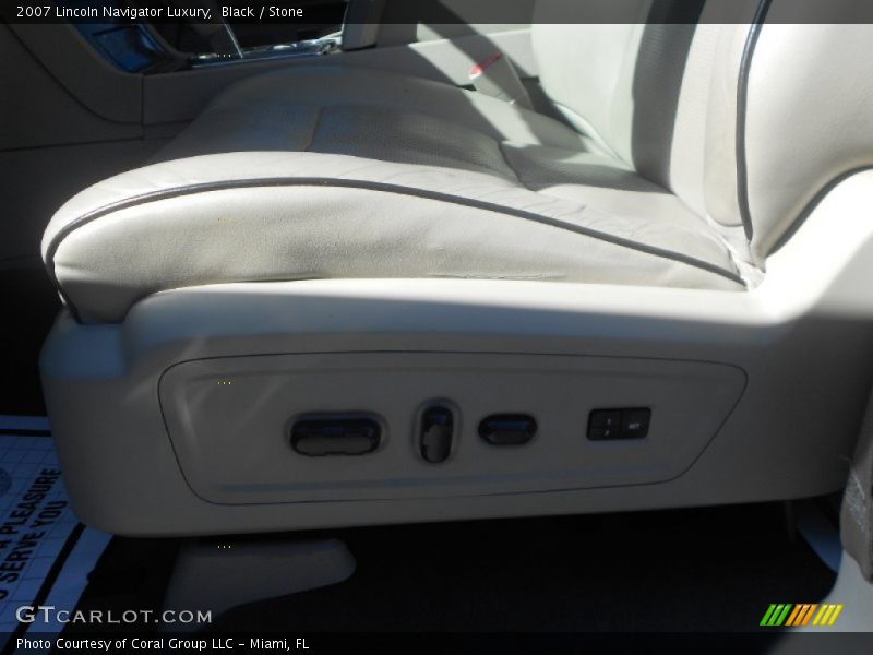 Black / Stone 2007 Lincoln Navigator Luxury