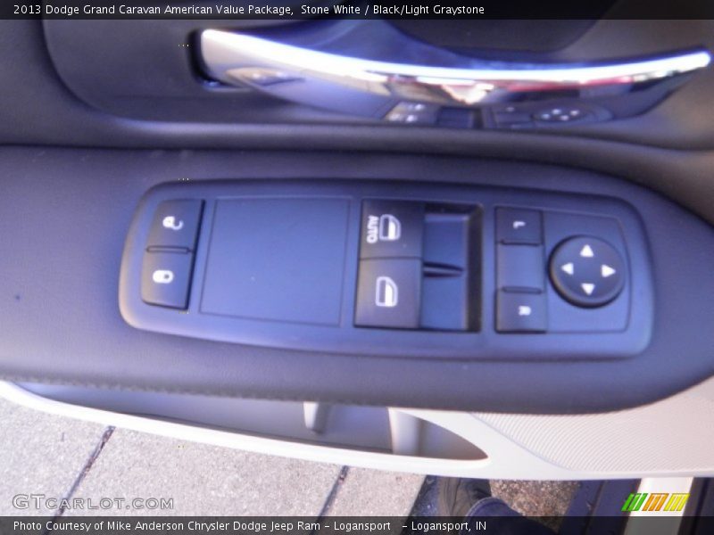 Stone White / Black/Light Graystone 2013 Dodge Grand Caravan American Value Package
