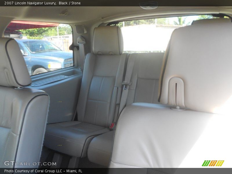 Black / Stone 2007 Lincoln Navigator Luxury