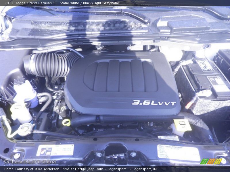 Stone White / Black/Light Graystone 2013 Dodge Grand Caravan SE