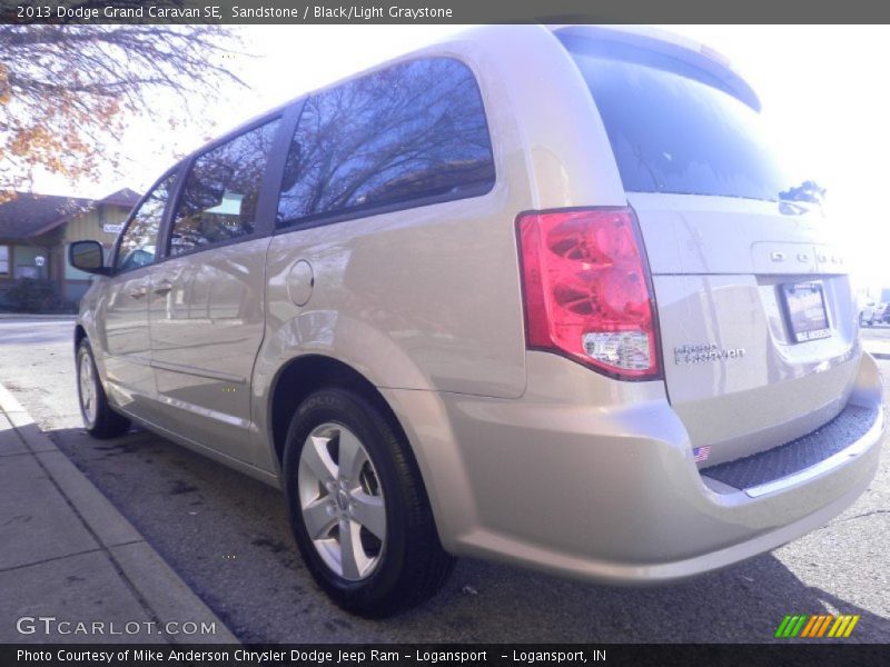 Sandstone / Black/Light Graystone 2013 Dodge Grand Caravan SE