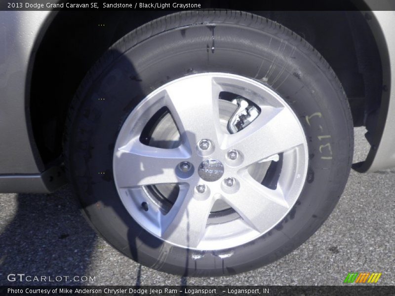Sandstone / Black/Light Graystone 2013 Dodge Grand Caravan SE