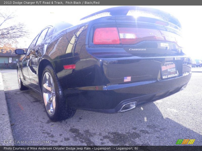 Pitch Black / Black/Red 2013 Dodge Charger R/T Road & Track