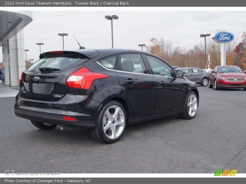 Tuxedo Black / Charcoal Black 2013 Ford Focus Titanium Hatchback