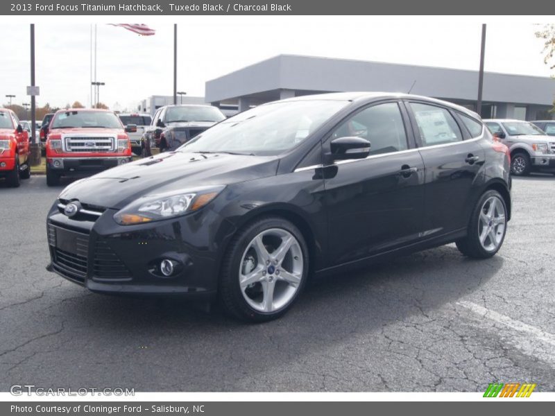 Tuxedo Black / Charcoal Black 2013 Ford Focus Titanium Hatchback