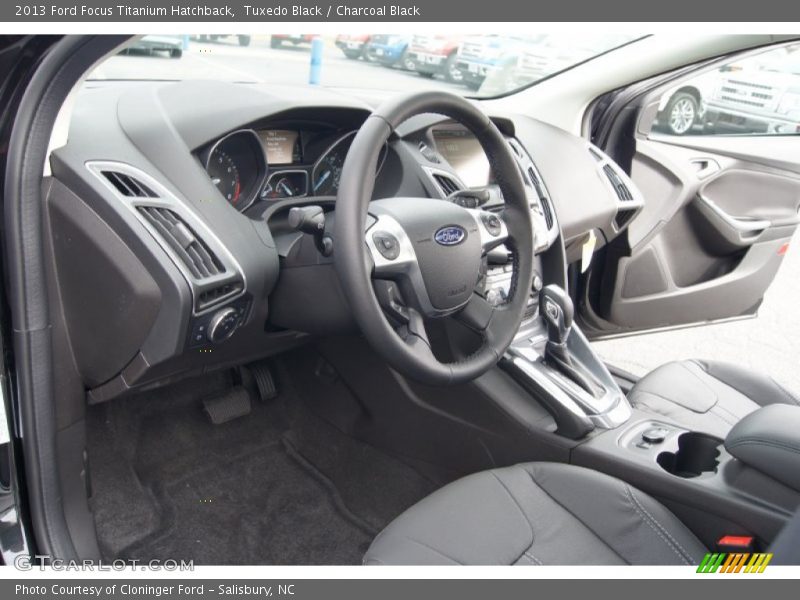 Tuxedo Black / Charcoal Black 2013 Ford Focus Titanium Hatchback