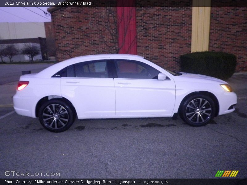 Bright White / Black 2013 Chrysler 200 S Sedan
