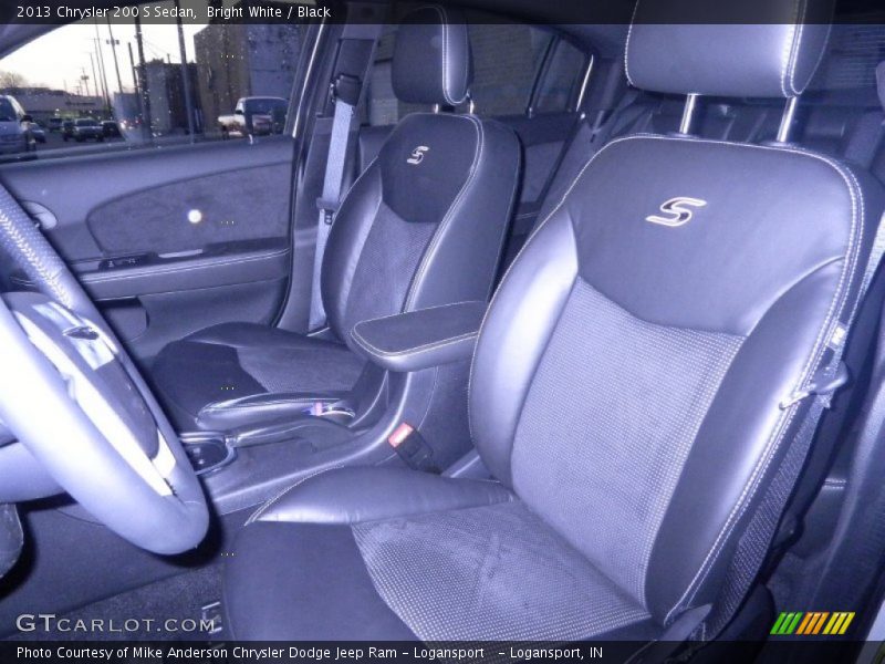 Bright White / Black 2013 Chrysler 200 S Sedan