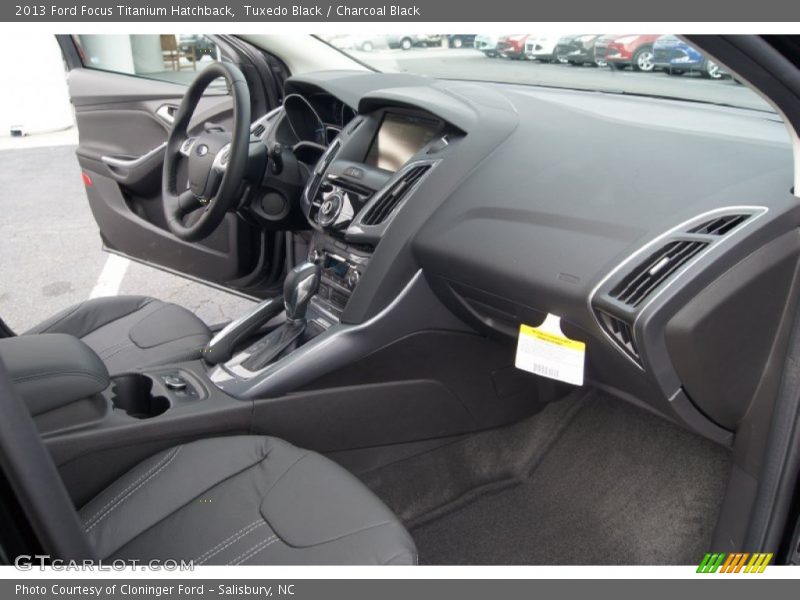 Tuxedo Black / Charcoal Black 2013 Ford Focus Titanium Hatchback