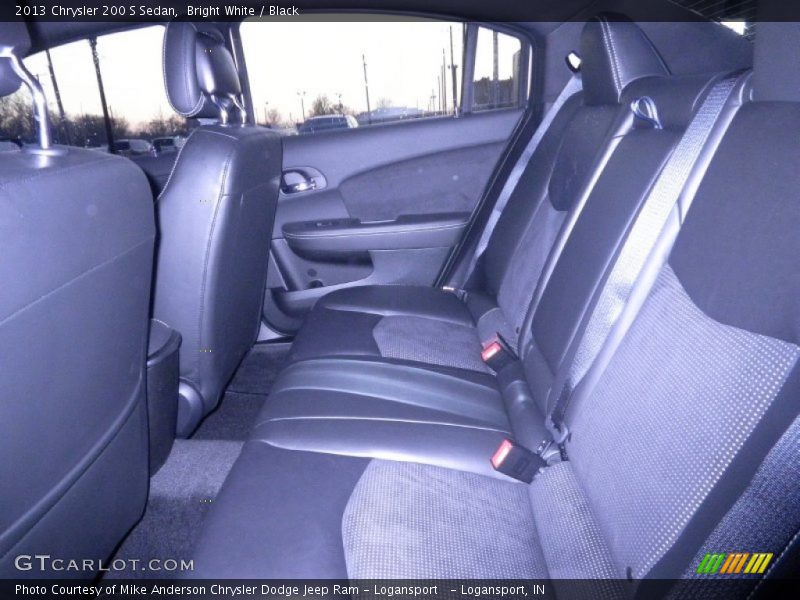 Bright White / Black 2013 Chrysler 200 S Sedan