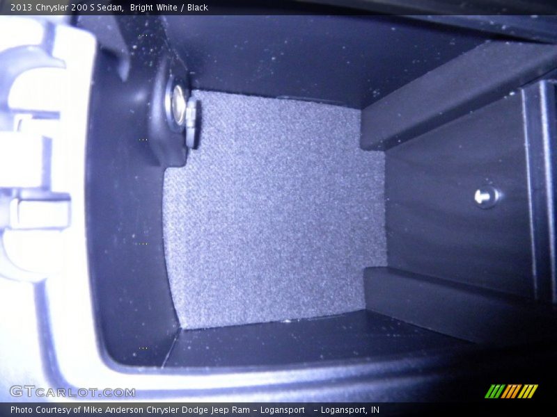 Bright White / Black 2013 Chrysler 200 S Sedan