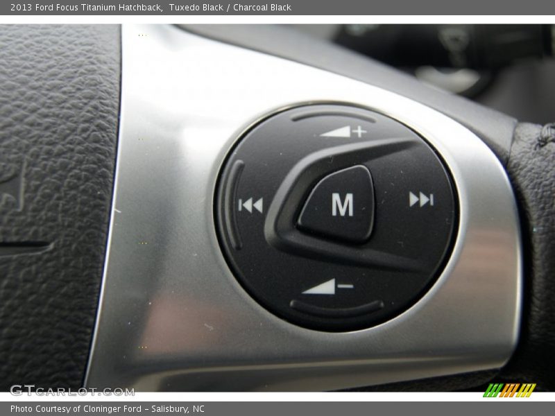 Tuxedo Black / Charcoal Black 2013 Ford Focus Titanium Hatchback