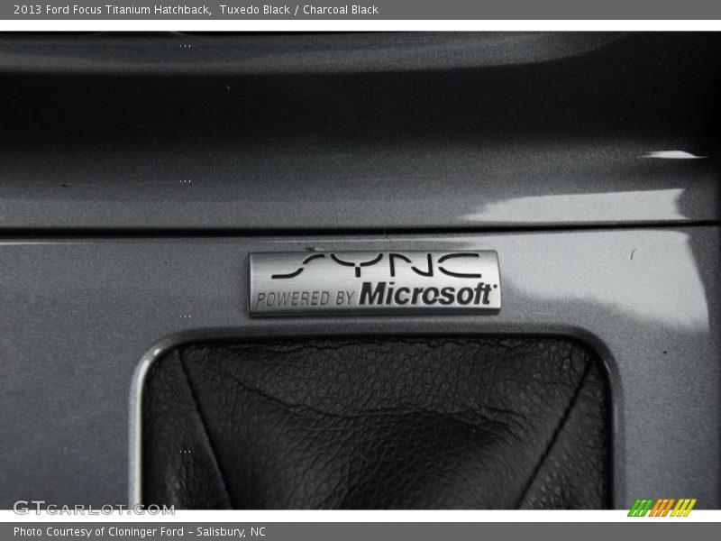 Tuxedo Black / Charcoal Black 2013 Ford Focus Titanium Hatchback
