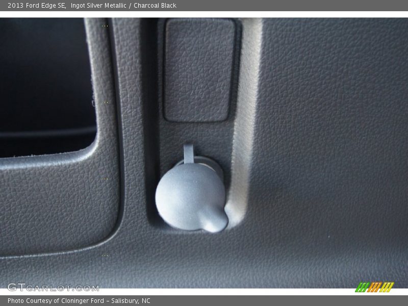 Ingot Silver Metallic / Charcoal Black 2013 Ford Edge SE